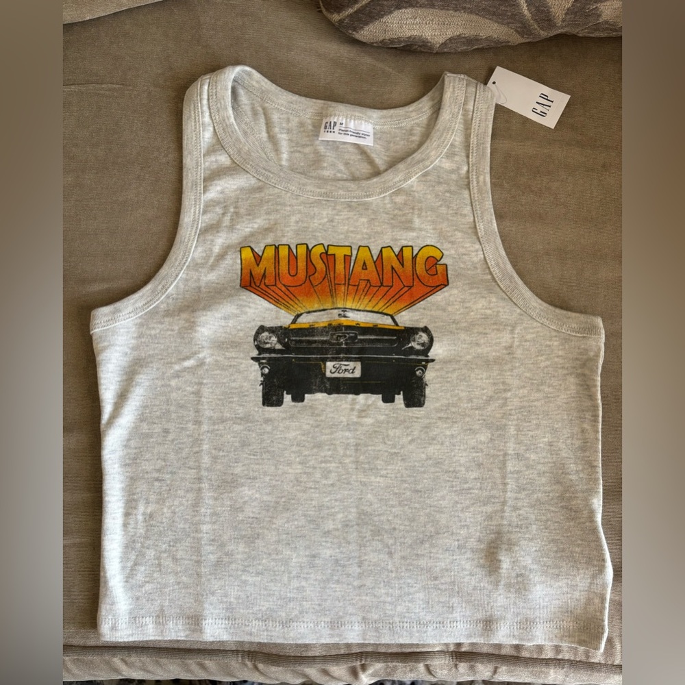 Mustang crop top